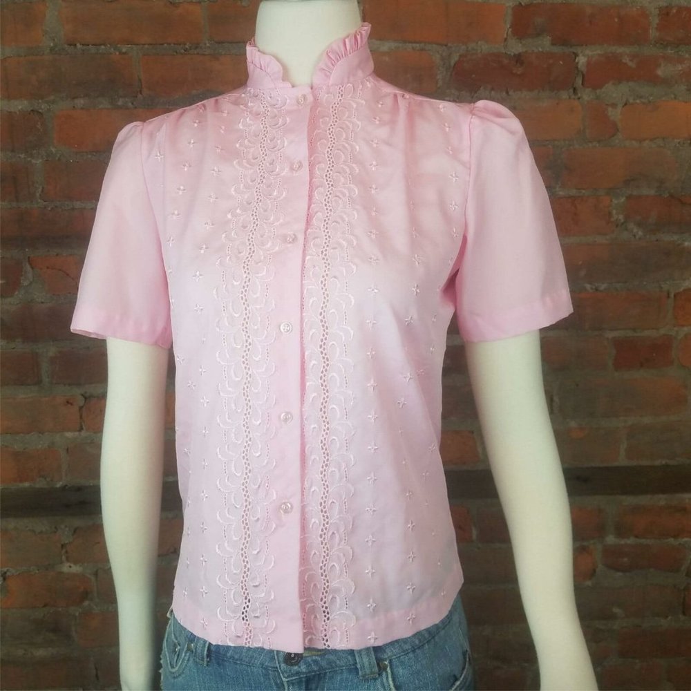 VTG Womens Blouse Pink High Ruffle Neck Embroidery on Front Short Sleeves Sz 6P